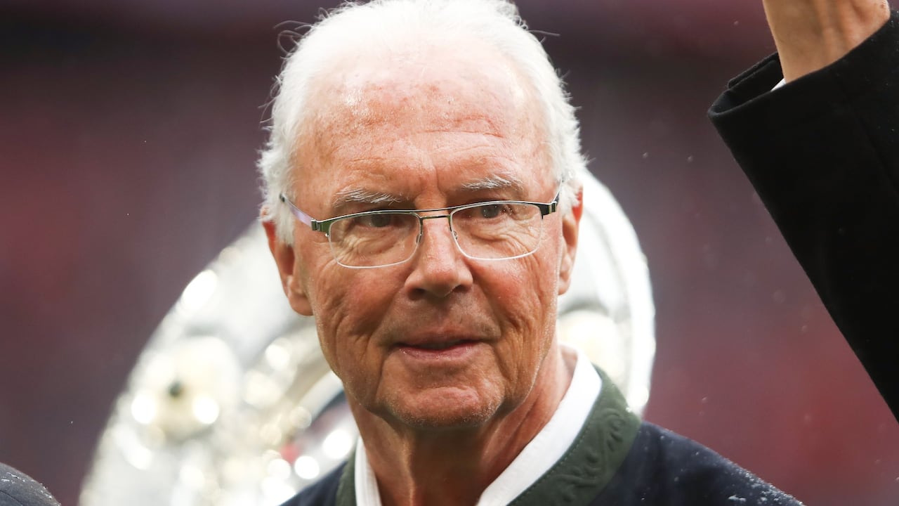 Franz Anton Beckenbauer , apodado 'El Káiser', fue un futbolista y entrenador alemán.