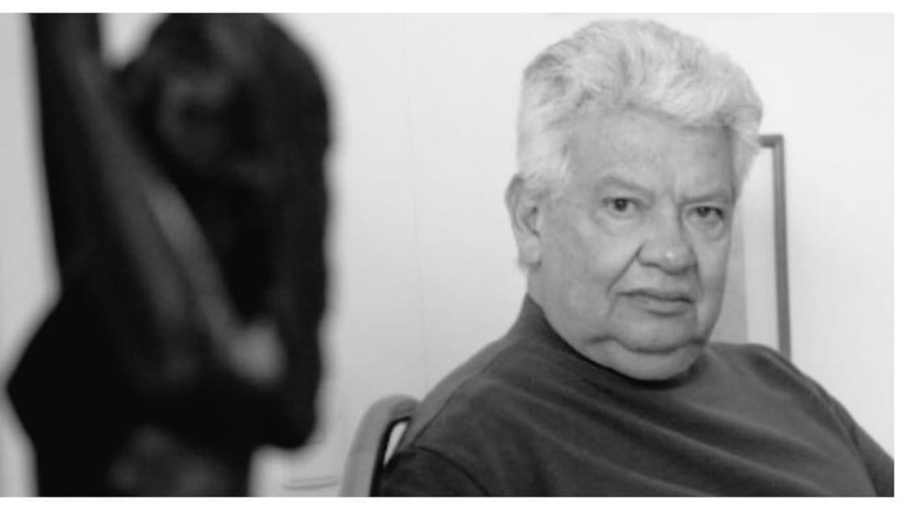 También fue director del Instituto de Investigaciones Estéticas. Fue miembro del Consejo Editorial de la revista Art Nexus.