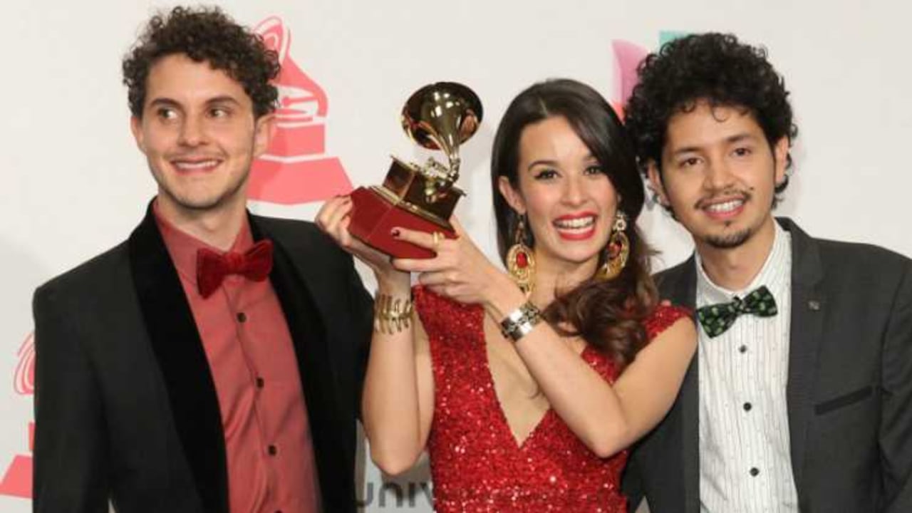 La revelación de la noche fue el grupo colombiano Monsieur Periné, que se llevó el Grammy Latino al Mejor artista nuevo.