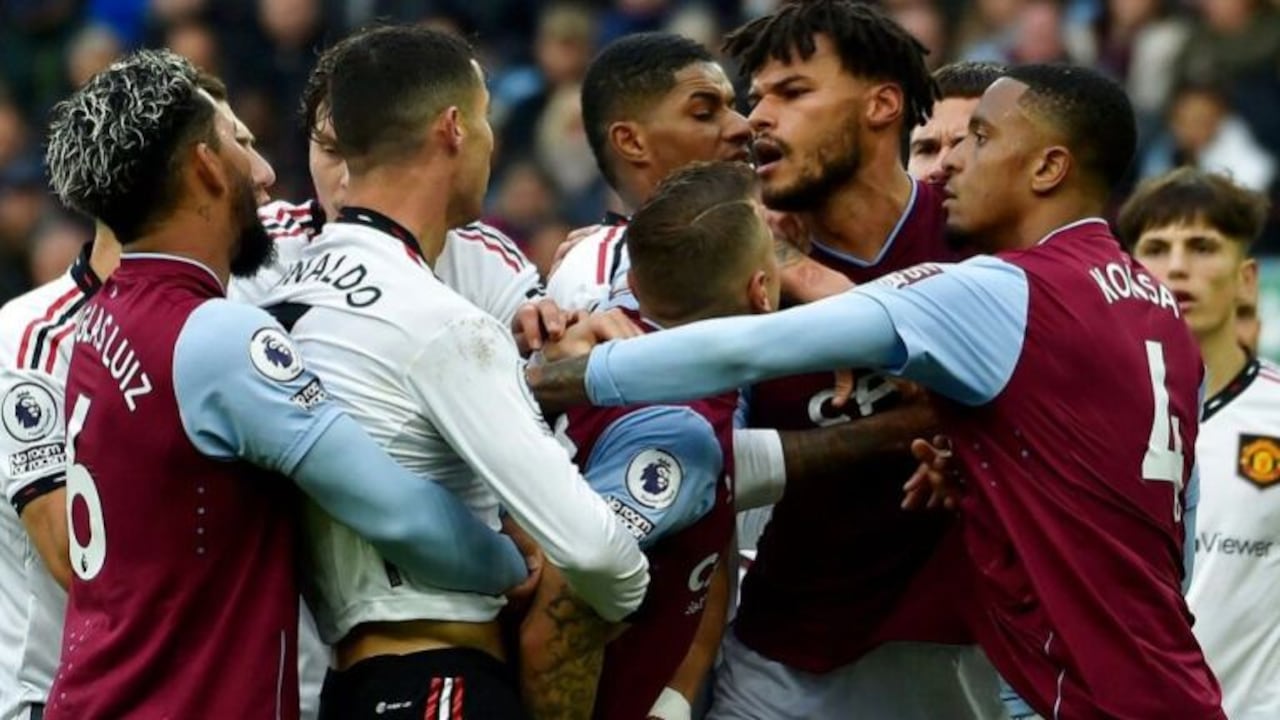 Ronaldo por poco y se va a los golpes con Tyrone Mings. Foto: AP.