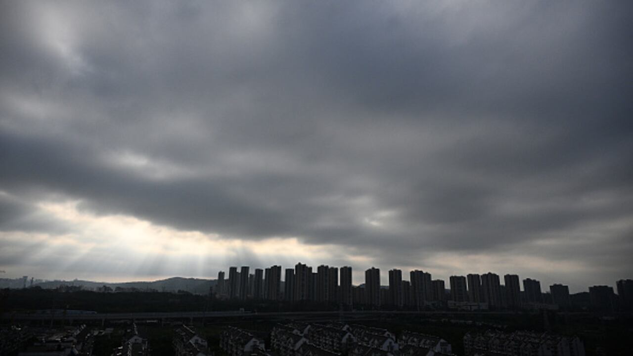 El temido tifón Bebinca toca tierra en Shanghái. Va a 160 km por hora y es la peor tormenta desde 1949