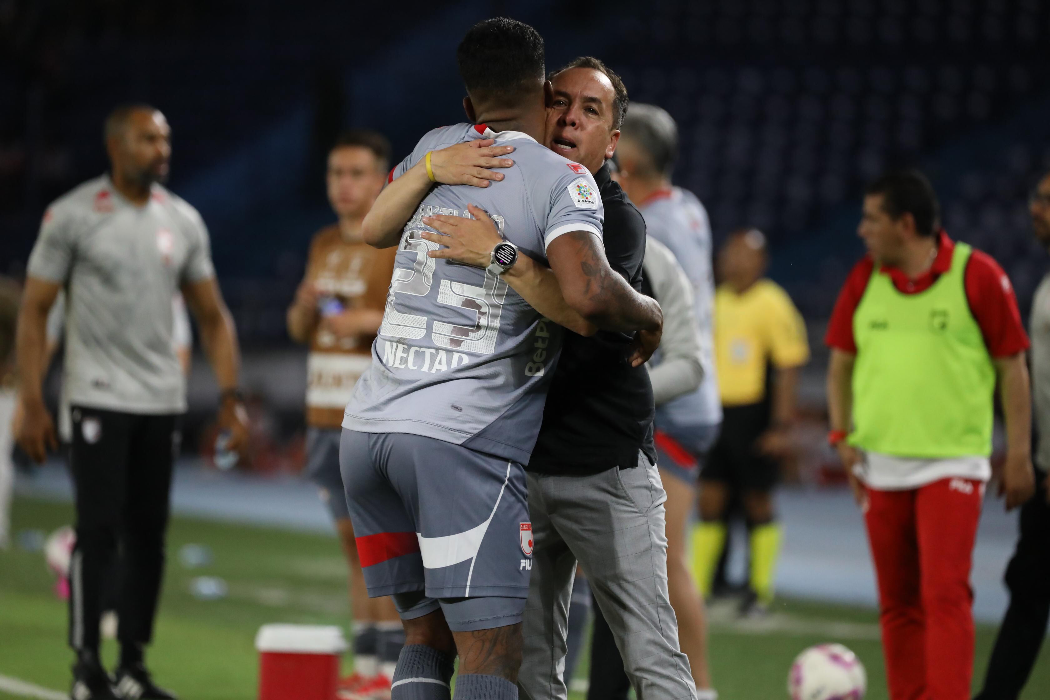 Santa Fe volvió al triunfo: venció a Junior en Barranquilla y regresó a la pelea por clasificar a cuadrangulares.