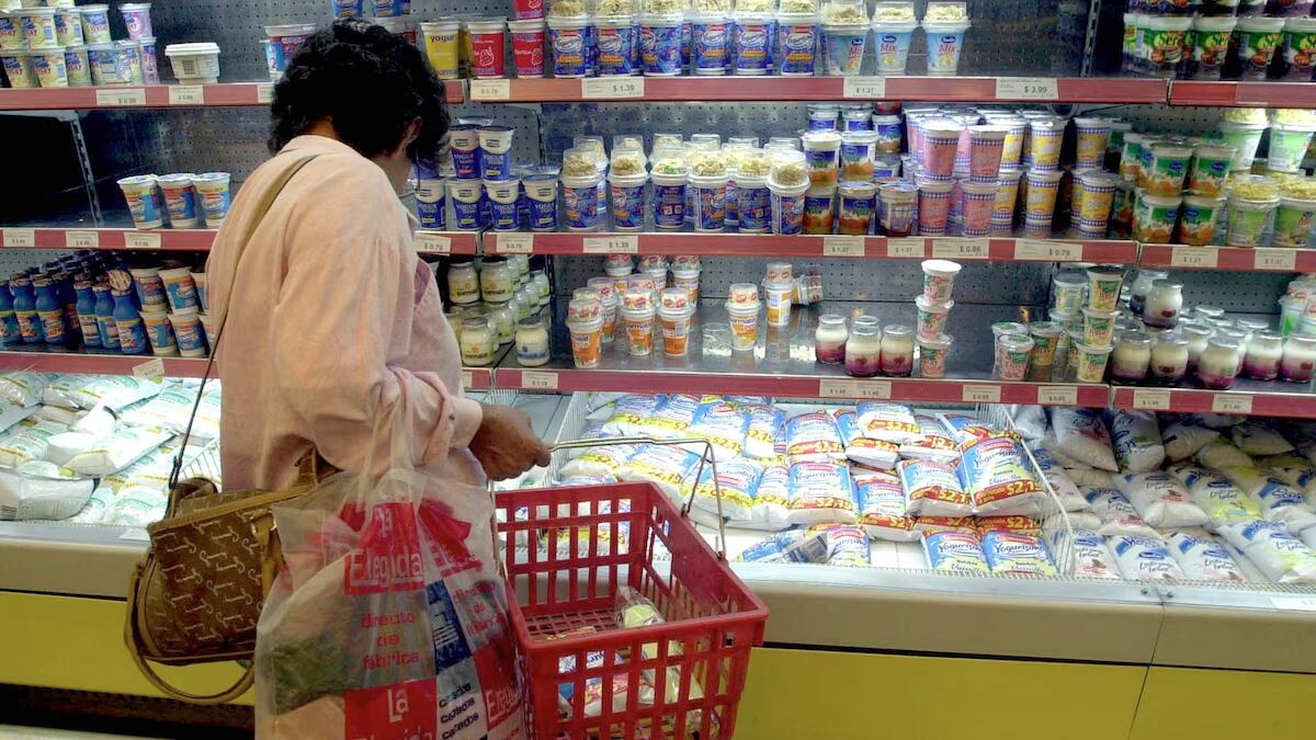 D1 rompe el silencio: aclara polémica sobre etiquetado y venta de leche en sus tiendas