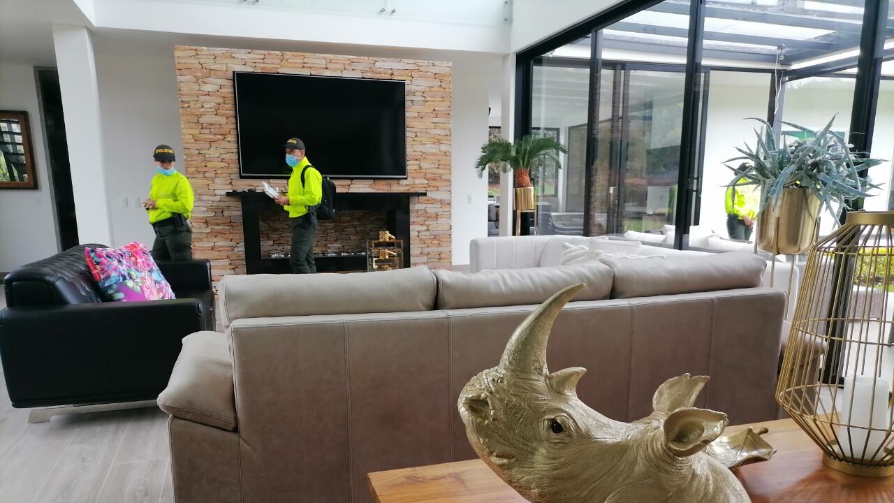 Las lujosas propiedades de una red de venta de chance ilegal en Antioquia