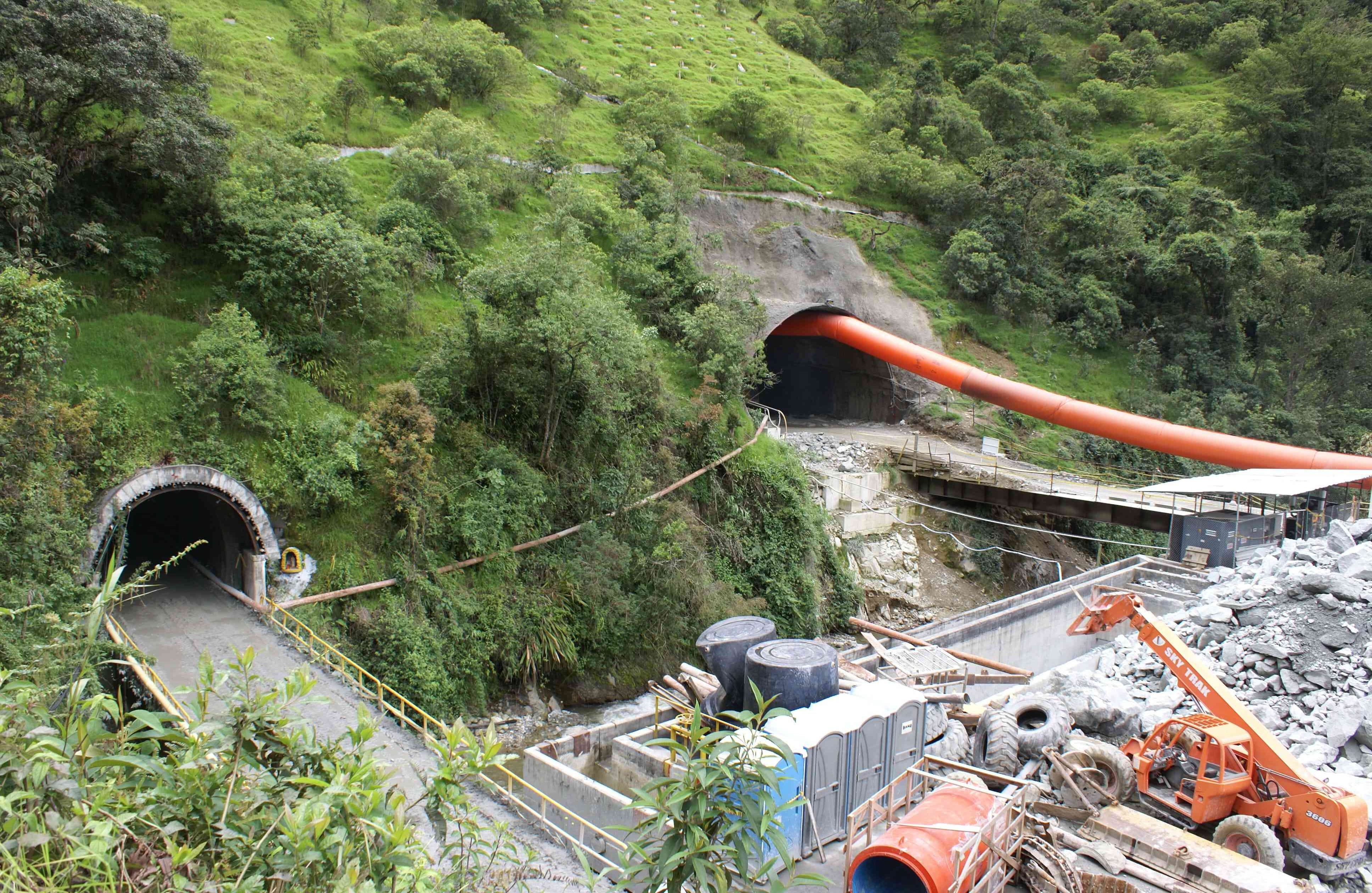  Para 2017, las obras de esta iniciativa continuaban con la realización del túnel piloto que eventualmente servirá para atender emergencias. Foto: Invías