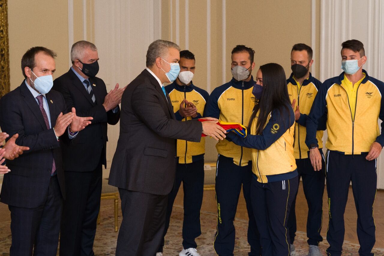 Iván Duque presidente de Colombia con Mariana Pajón