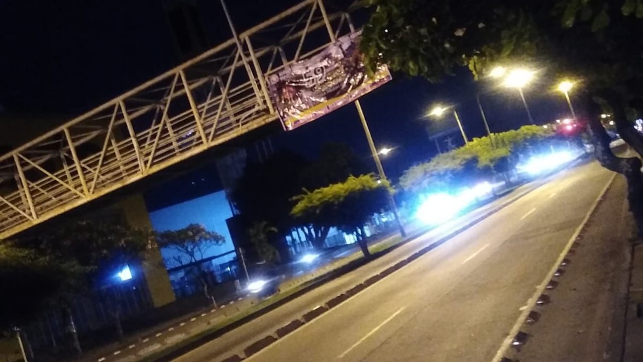 La pancarta apareció en la calle 5 con carrera 39.