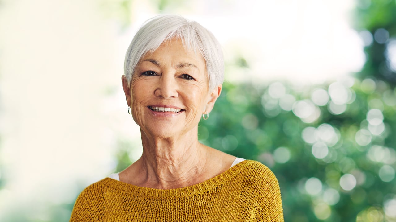 Son varios los factores externos que pueden incidir en la aparición de las canas