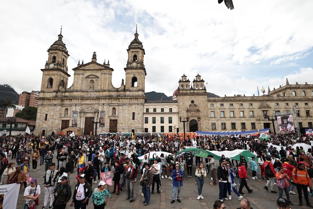 Marcha por la defensa del salario mínimo vital.
Apoyo al Presidente Gustavo Petro