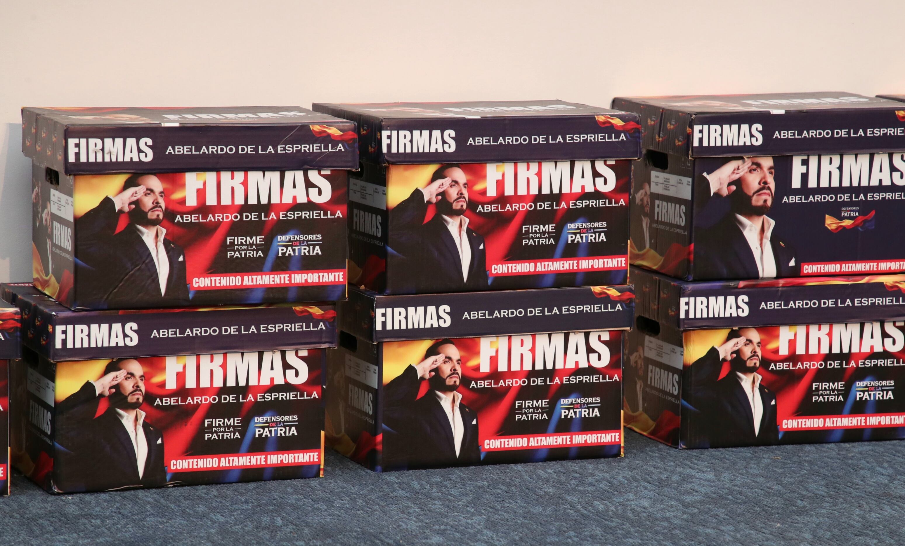 Entrega de firmas en la Registraduria, del precandidato Abelardo de la Espriella.