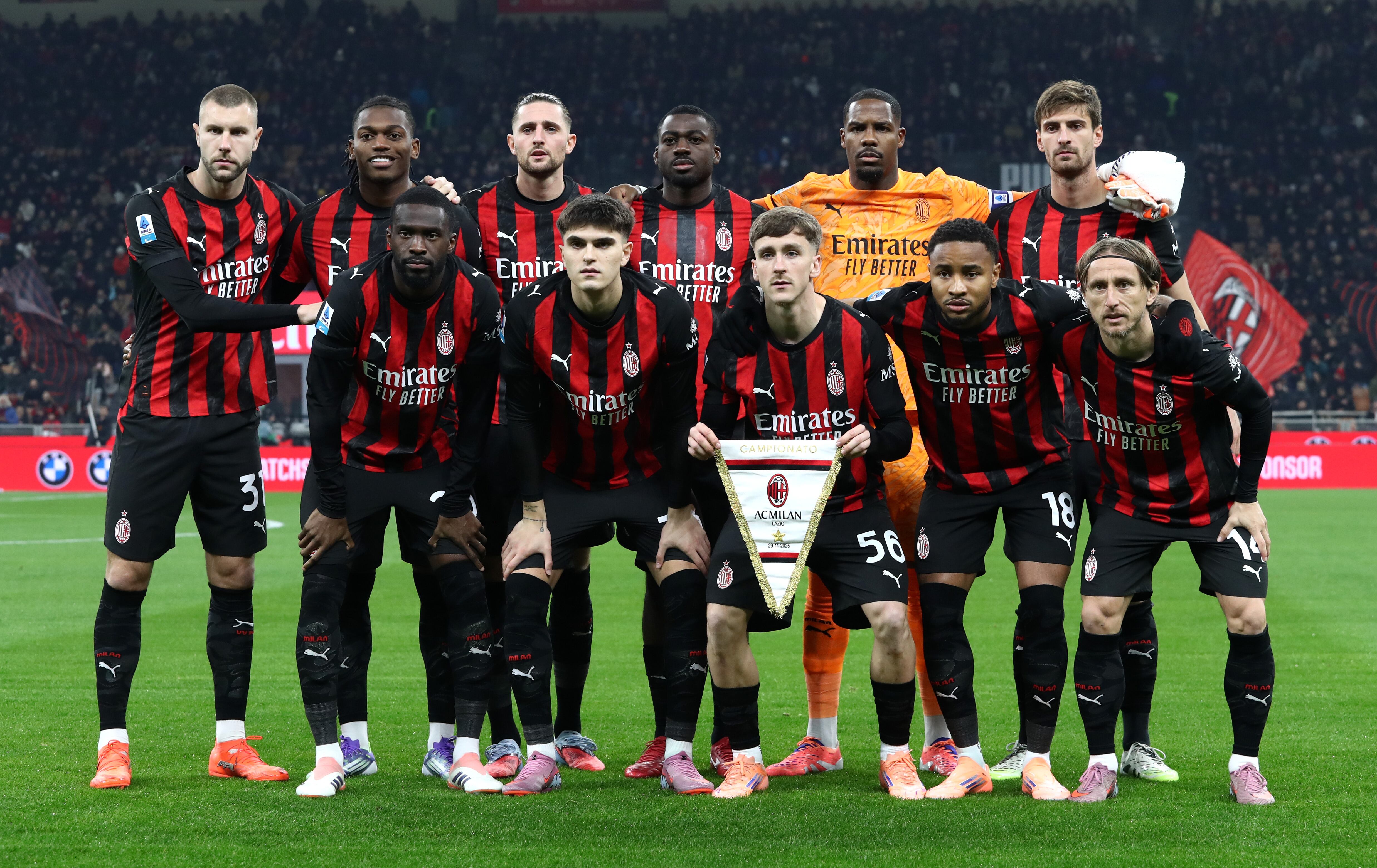 Plantel de AC Milan al que llegaría Juan Arizala