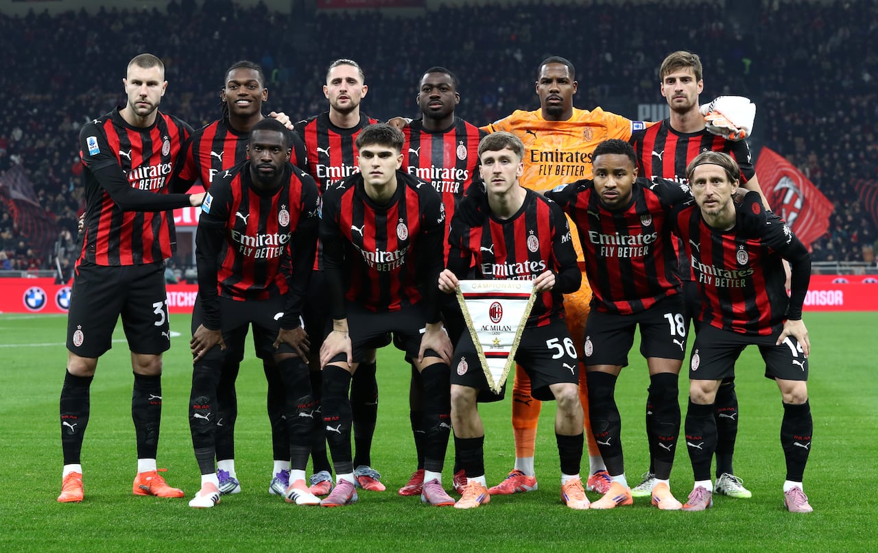 Plantel de AC Milan al que llegaría Juan Arizala