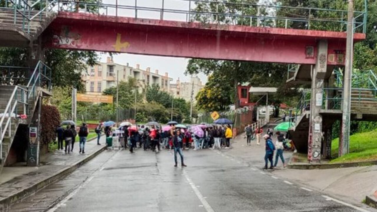 A esta hora se presentan manifestaciones en La Macarena, a la altura de la Avenida Circunvalar.