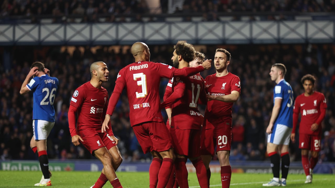 Un triplete de Salah y un doblete de Firmino encaminaron al Liverpool.