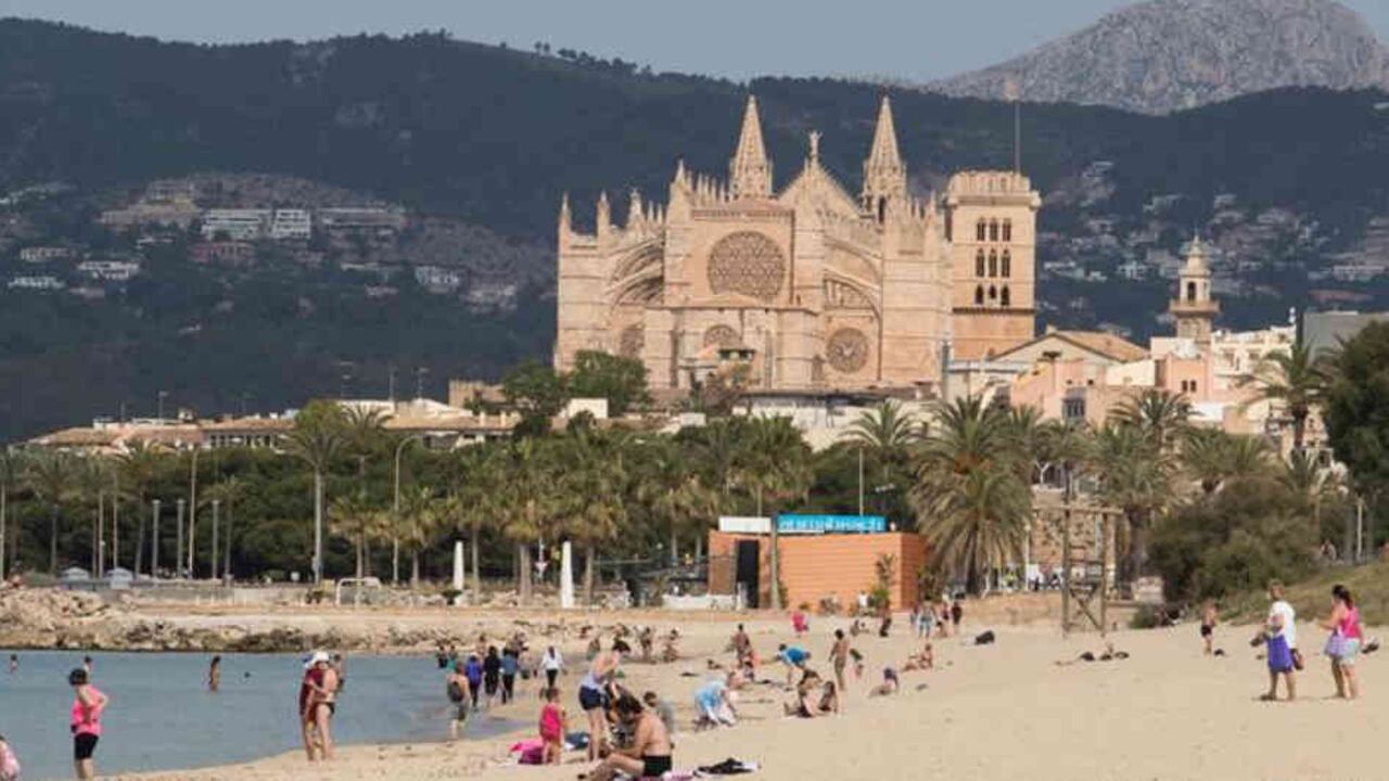 España busca salvar su temporada turística. El turismo es fuente importante de ingresos para el país.
