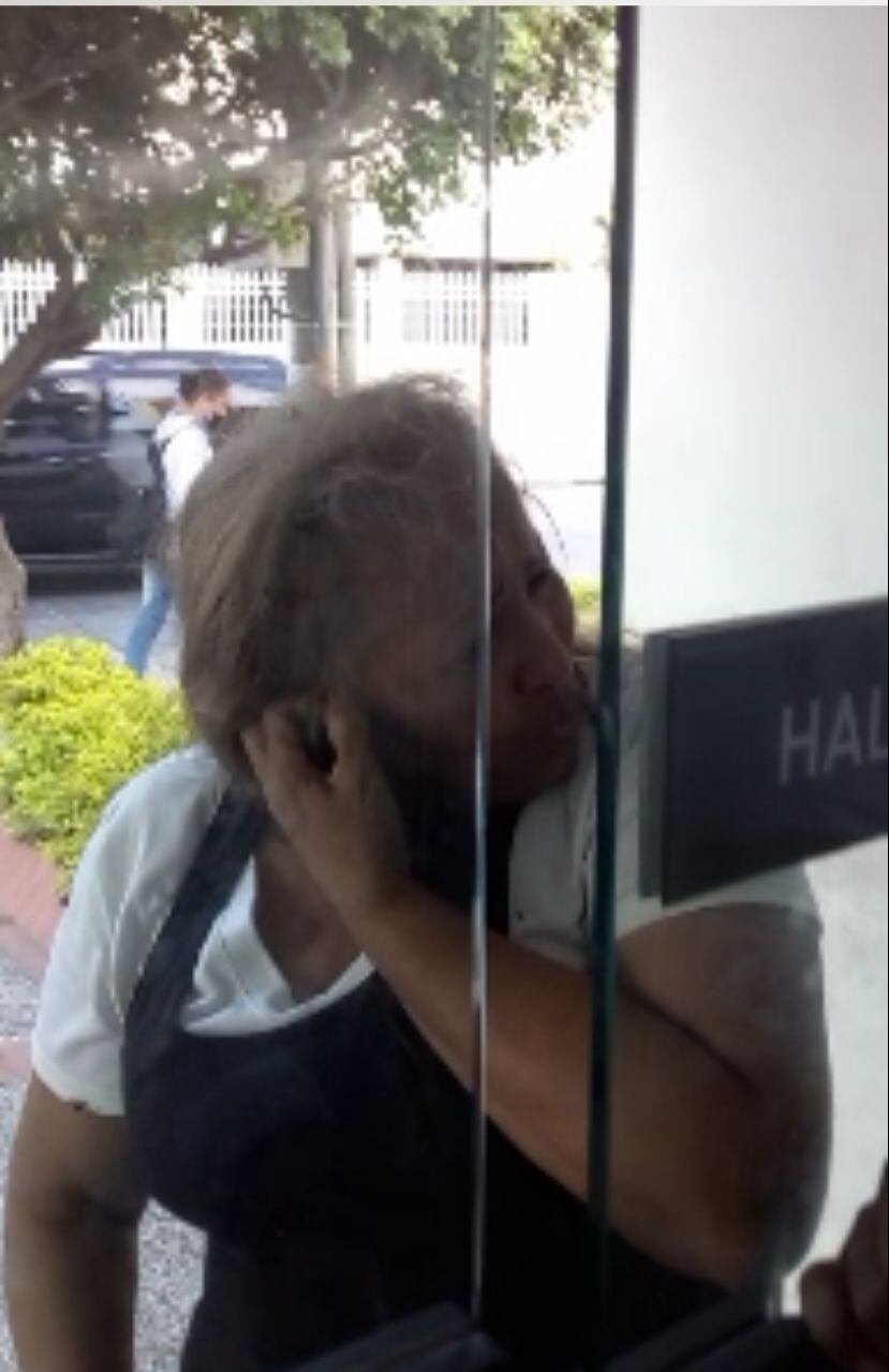 La mujer intentaba ingresar al establecimiento.