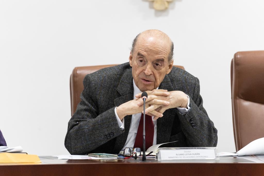 El canciller Álvaro Leyva estuvo en el Congreso.