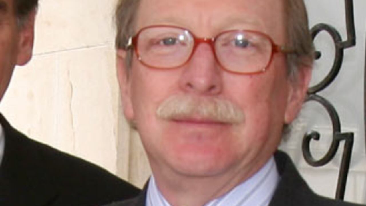 Fue canciller encargado varias veces y sólo en 1998 fue nombrado Canciller