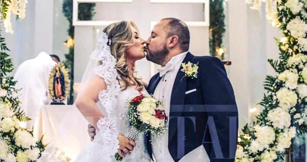 La boda de Jorge y Catalina Suárez fue de telenovela. En el libro hablan del matrimonio y de algunos políticos, entre ellos Álvaro Uribe, Angelino Garzón, Edward Rodríguez y Gustavo Bolívar.