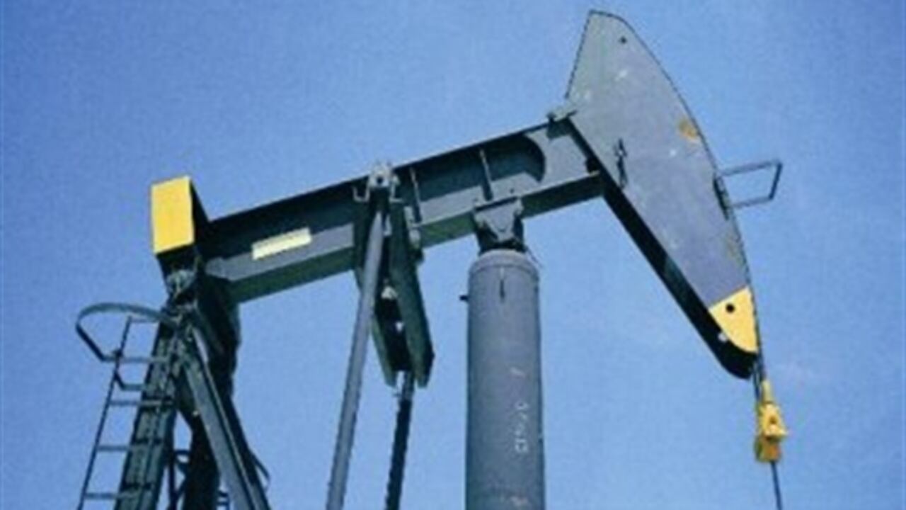 Tinkhana-1 inició operaciones de perforación el 17 de noviembre de 2010 y alcanzó una profundidad final de 6.812 pies, que equivalen a más de dos kilómetros.