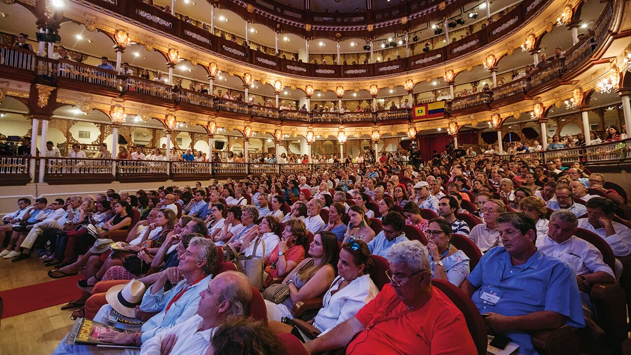 La gente del común no sabe qué hacer ante la incertidumbre actual, y algo de consuelo da que los expertos tampoco lo tienen muy claro...