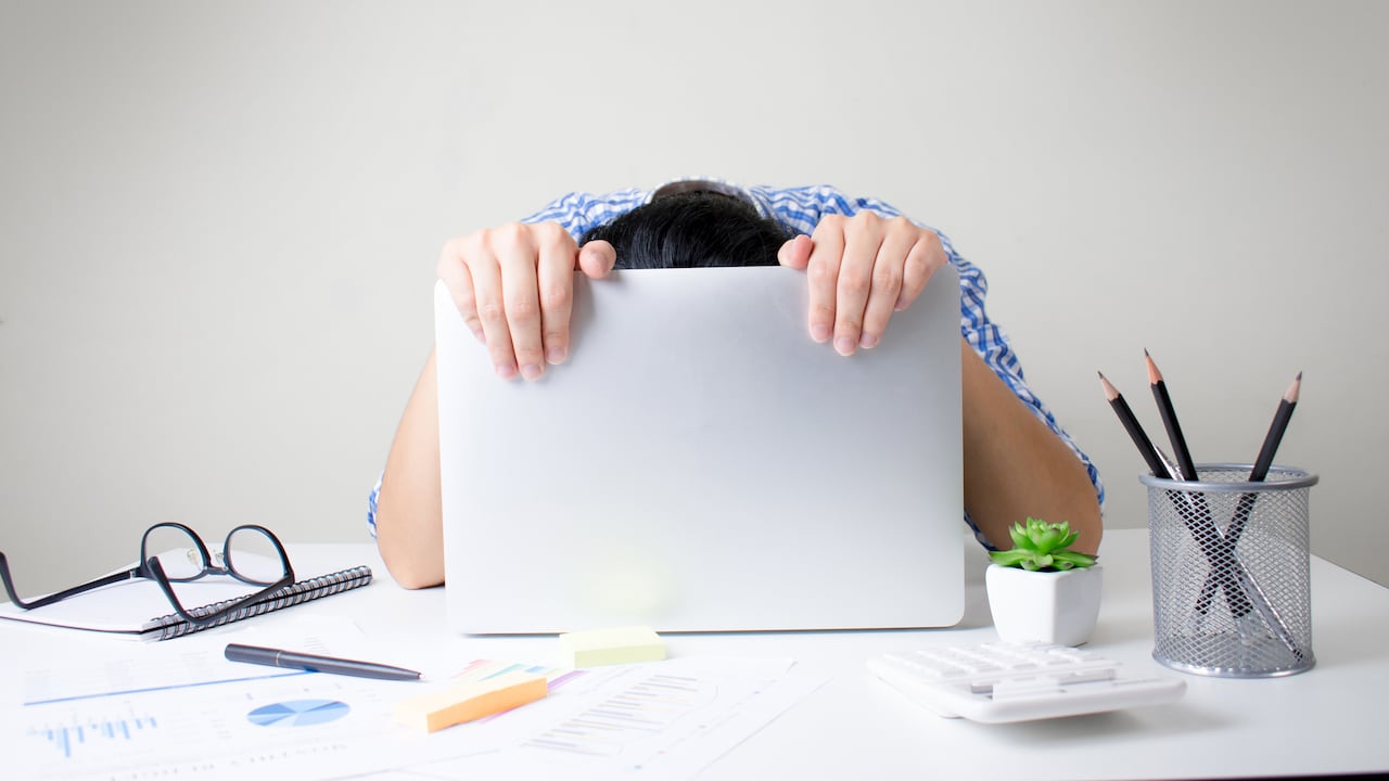 Windows 11 presenta fallos de conexión 'Localhost' y la desconexión de periféricos en WinRe.