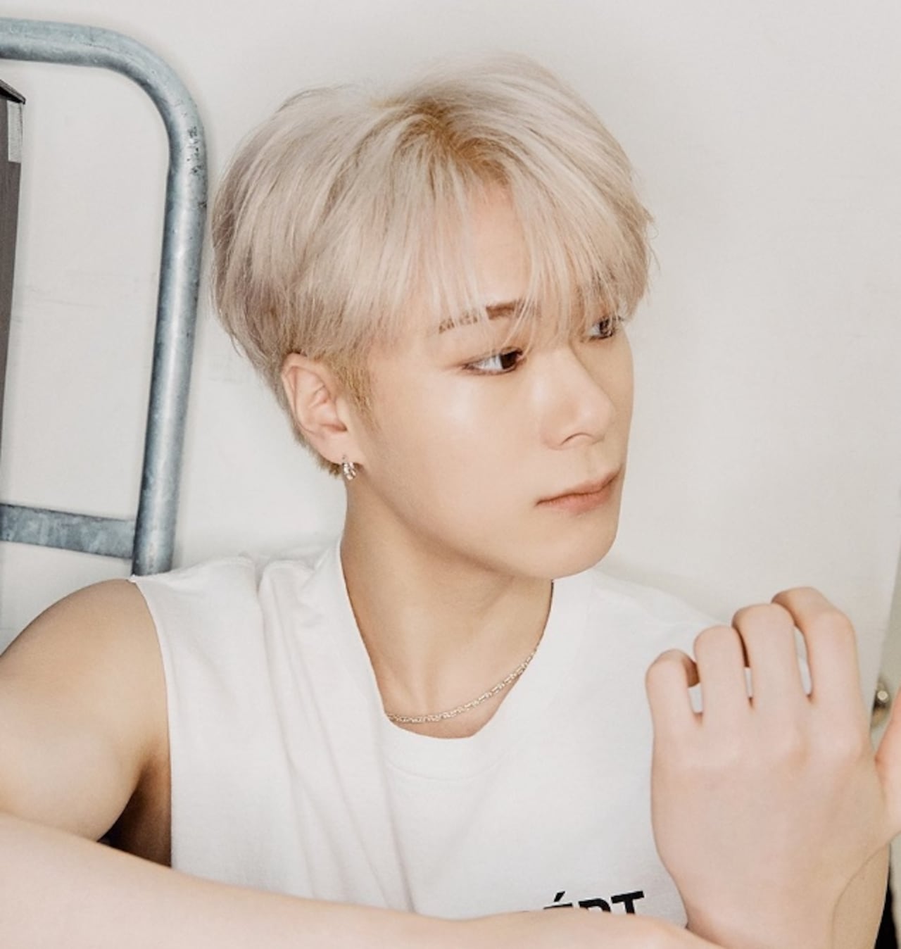 Instagram:@officialastro