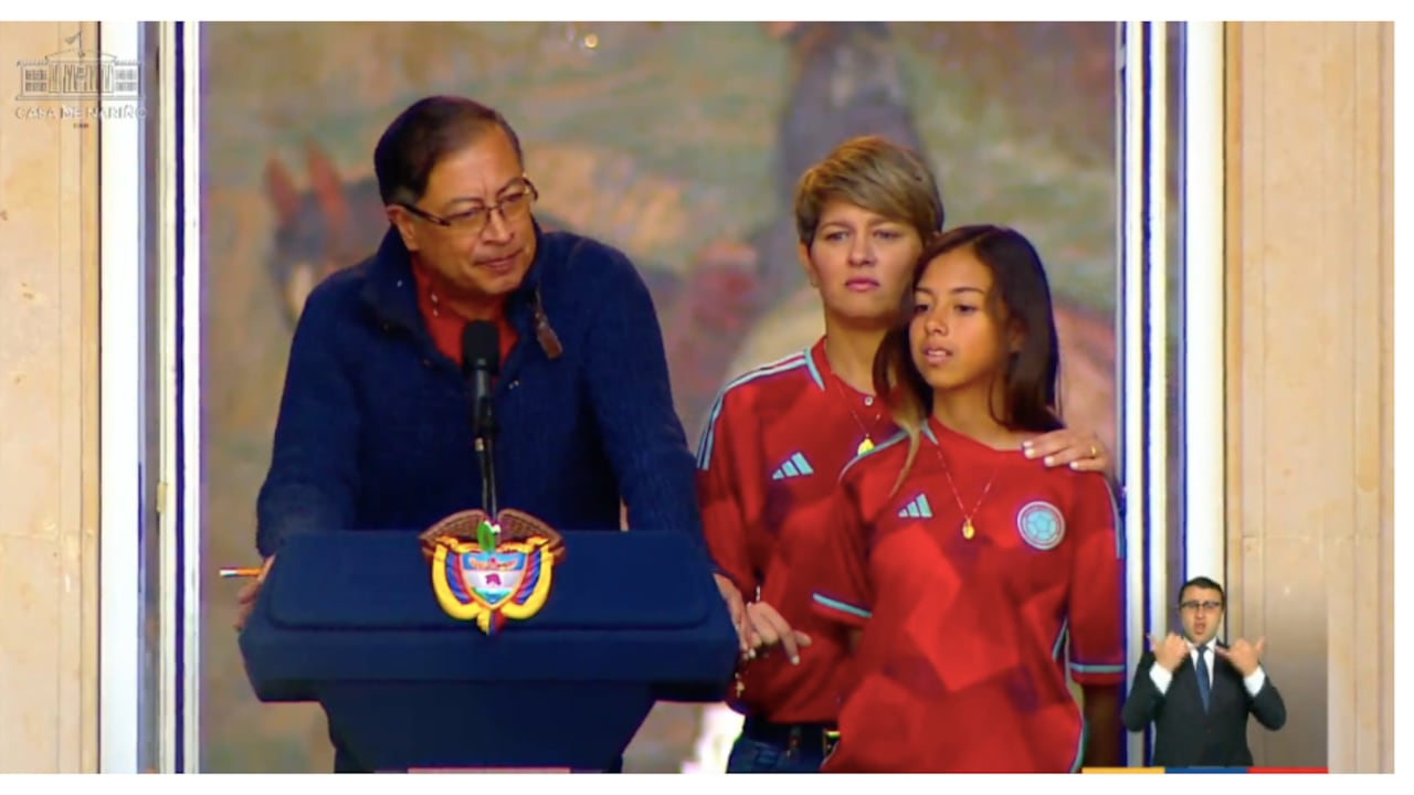 Presidente Gustavo Petro, desde el balcón de la Casa de Nariño