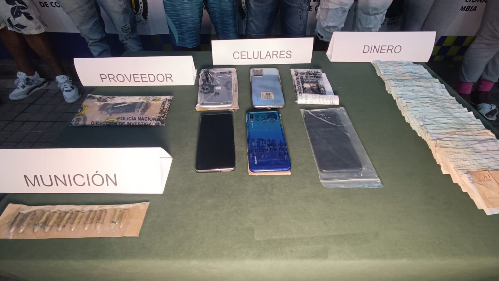 Las autoridades incautaron varios elementos que estaban en poder de 'Los Calimío'.