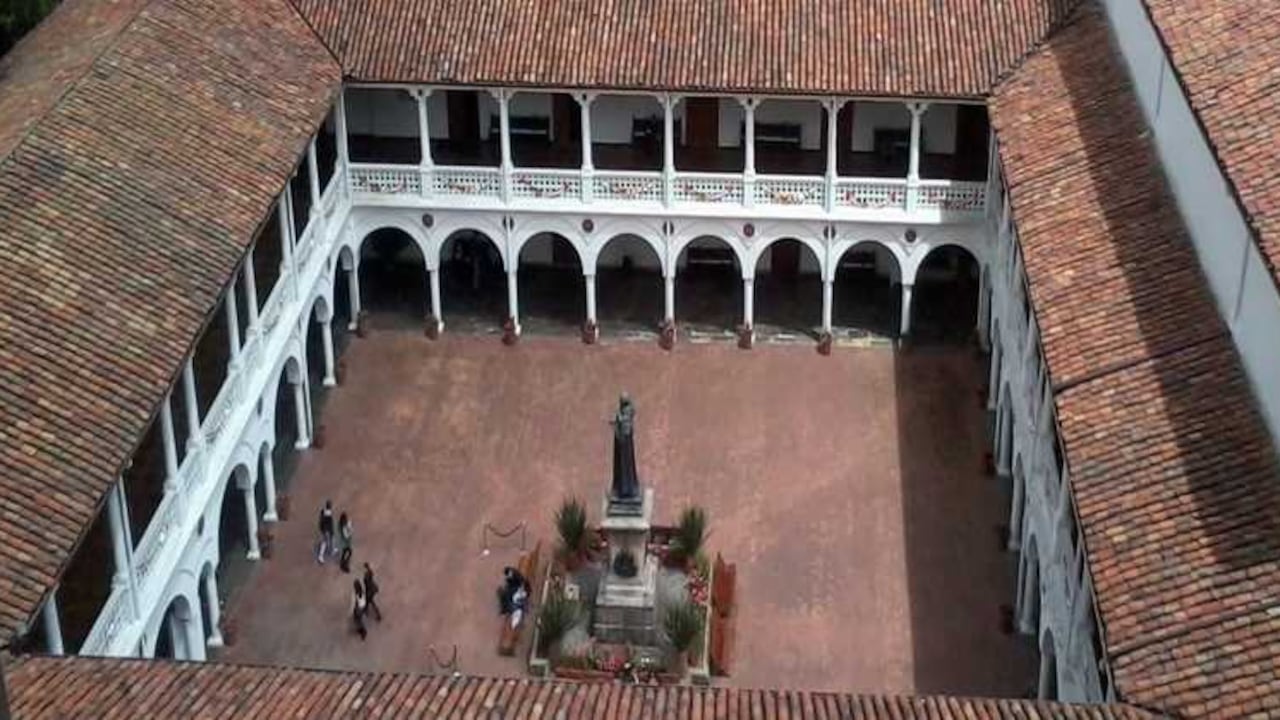 La facultad es una de las más tradicionales del país y muchos de sus egresados están pendientes de quién llegue a ocupar la decanatura.