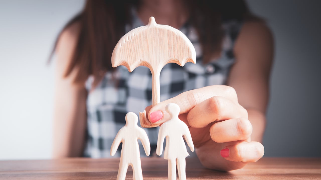 Miles de personas buscan contar con seguros contra los daños provocados por el clima