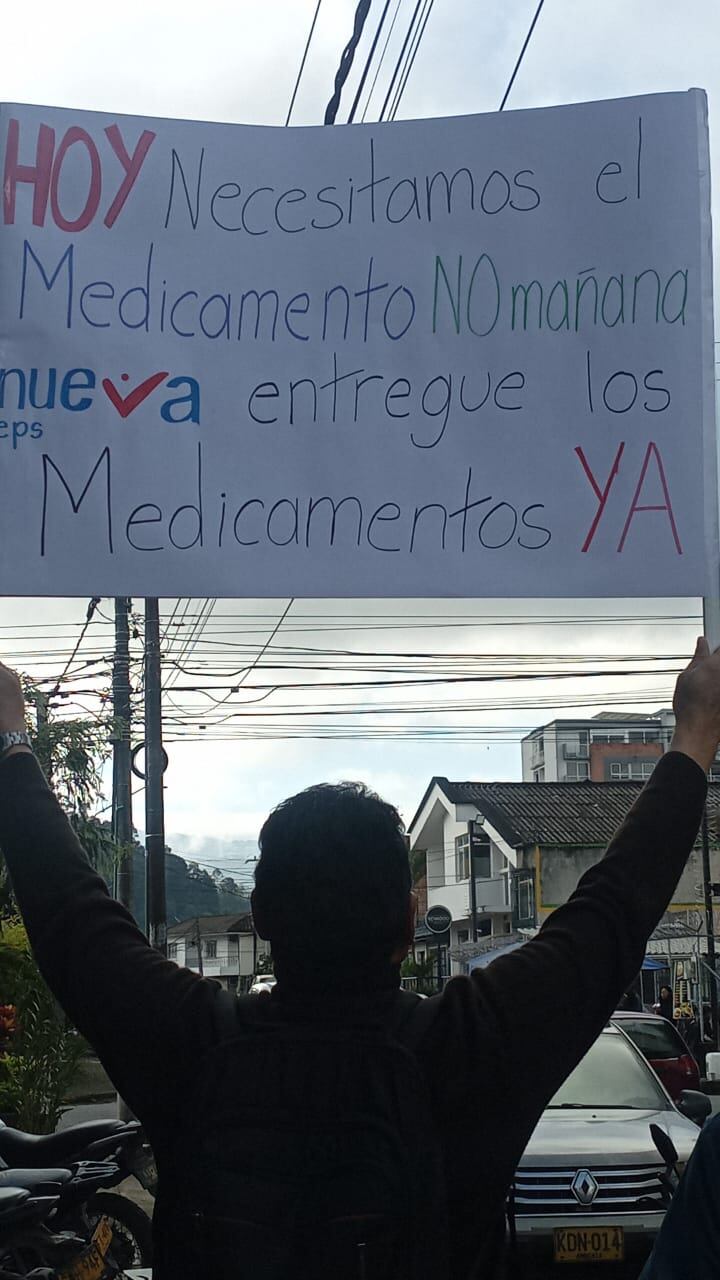 "Además, pacientes diagnosticados con hemofilia  no recibimos la correspondiente atención integral, a pesar de que la ley así lo establece", expresó el médico pediatra, Manuel Santiago Ordóñez.