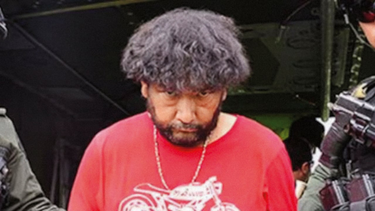 Gustavo Adolfo Pérez Peña Alias: el Montañero. Condena: ocho años por concierto para delinquir, falsedad material en documento público y porte ilegal de armas. Tiene libertad condicional.