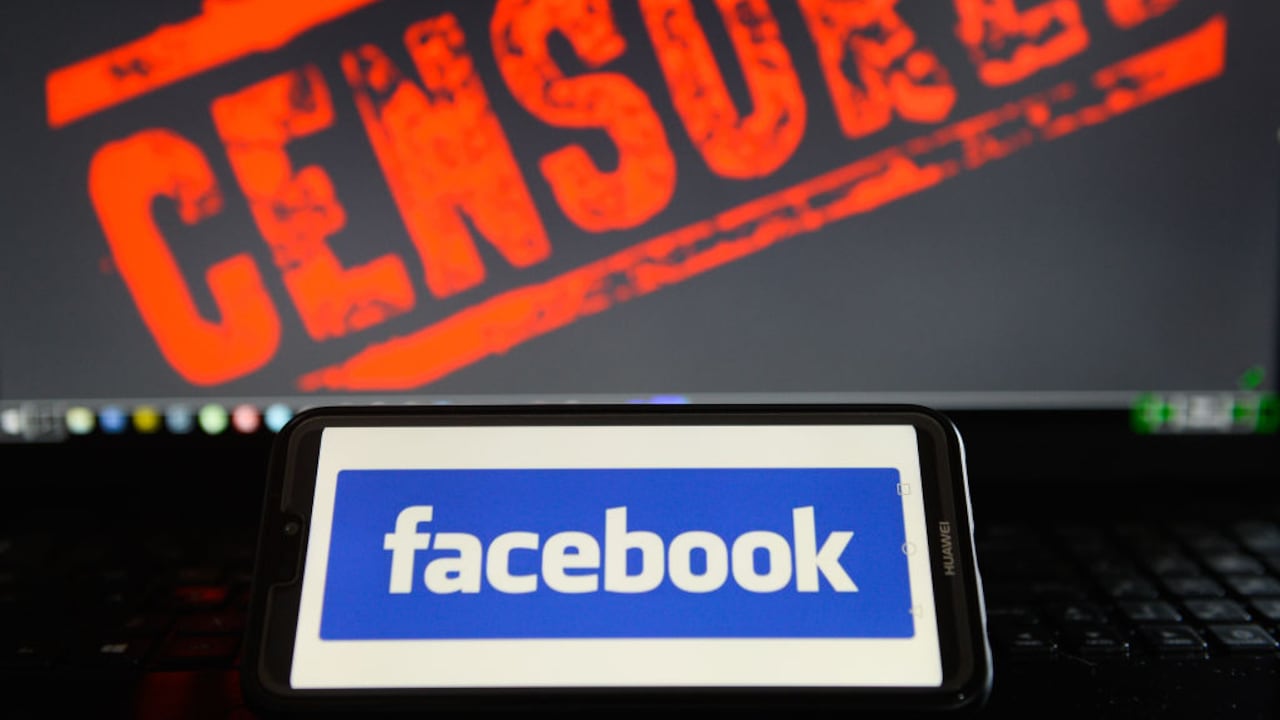 Facebook en señalado por censurar contenido relacionado con Linux.