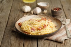 La pasta a la carbonara se ha convertido en la receta favorita de muchos alrededor del mundo.