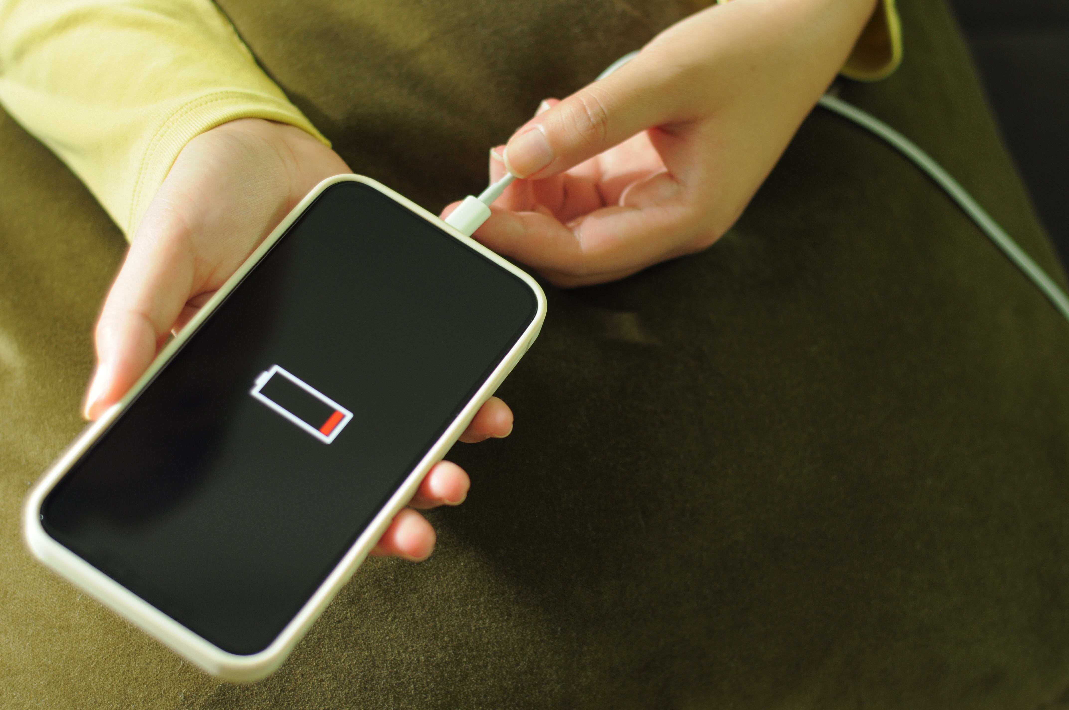 La batería es un componente vital para el funcionamiento del celular.