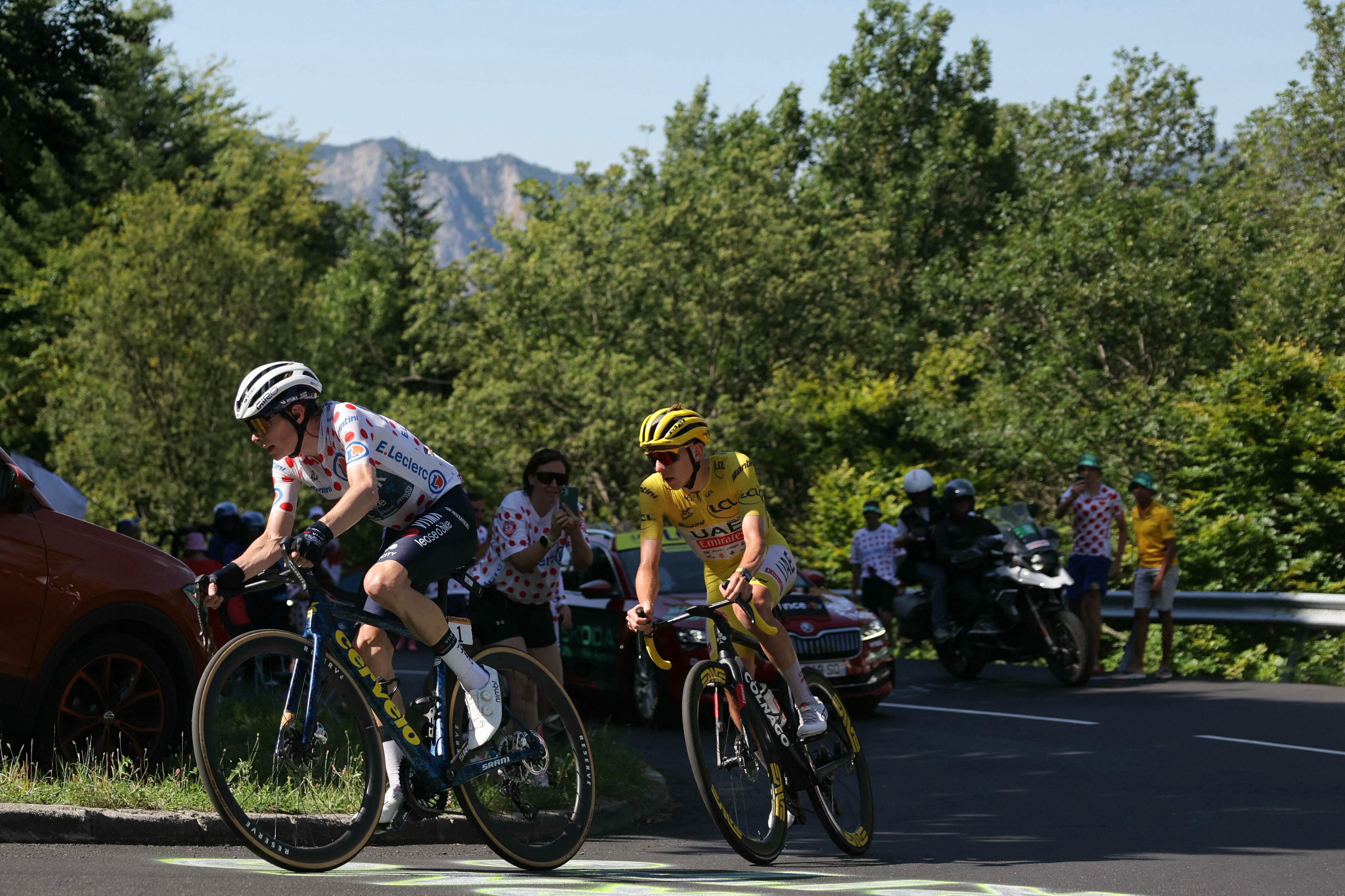 Tadej Pogacar ganó la etapa 15 del Tour de Francia.