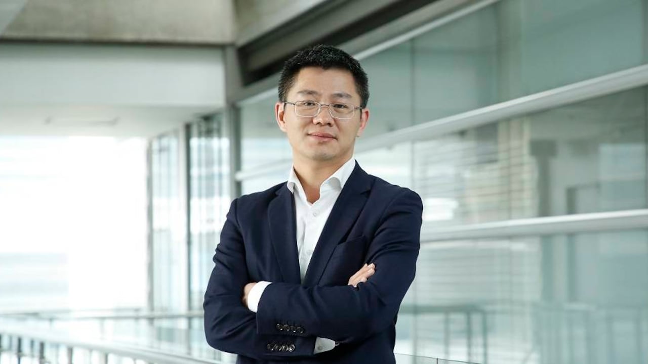 Wu Yu explicó que en octubre de 2020 se firmará el acta de inicio y en enero de 2023 se espera que empiecen la mayor parte de los trabajos de construcción, que para su totalidad, requerirán un millón de metros cúbicos de concreto.