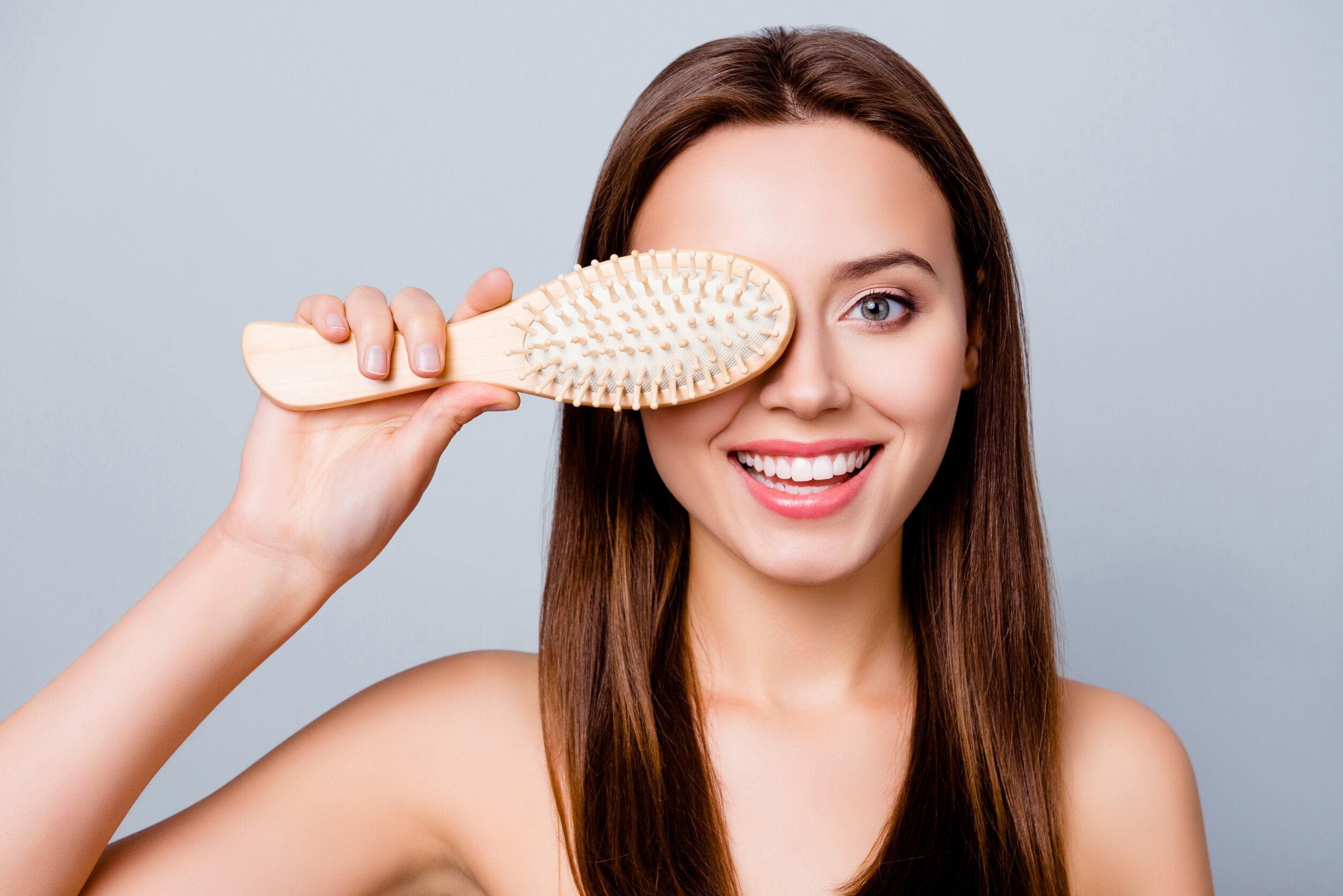 Un cabello sano es la suma de diversos factores que contribuyen al crecimiento y cuidado del mismo.