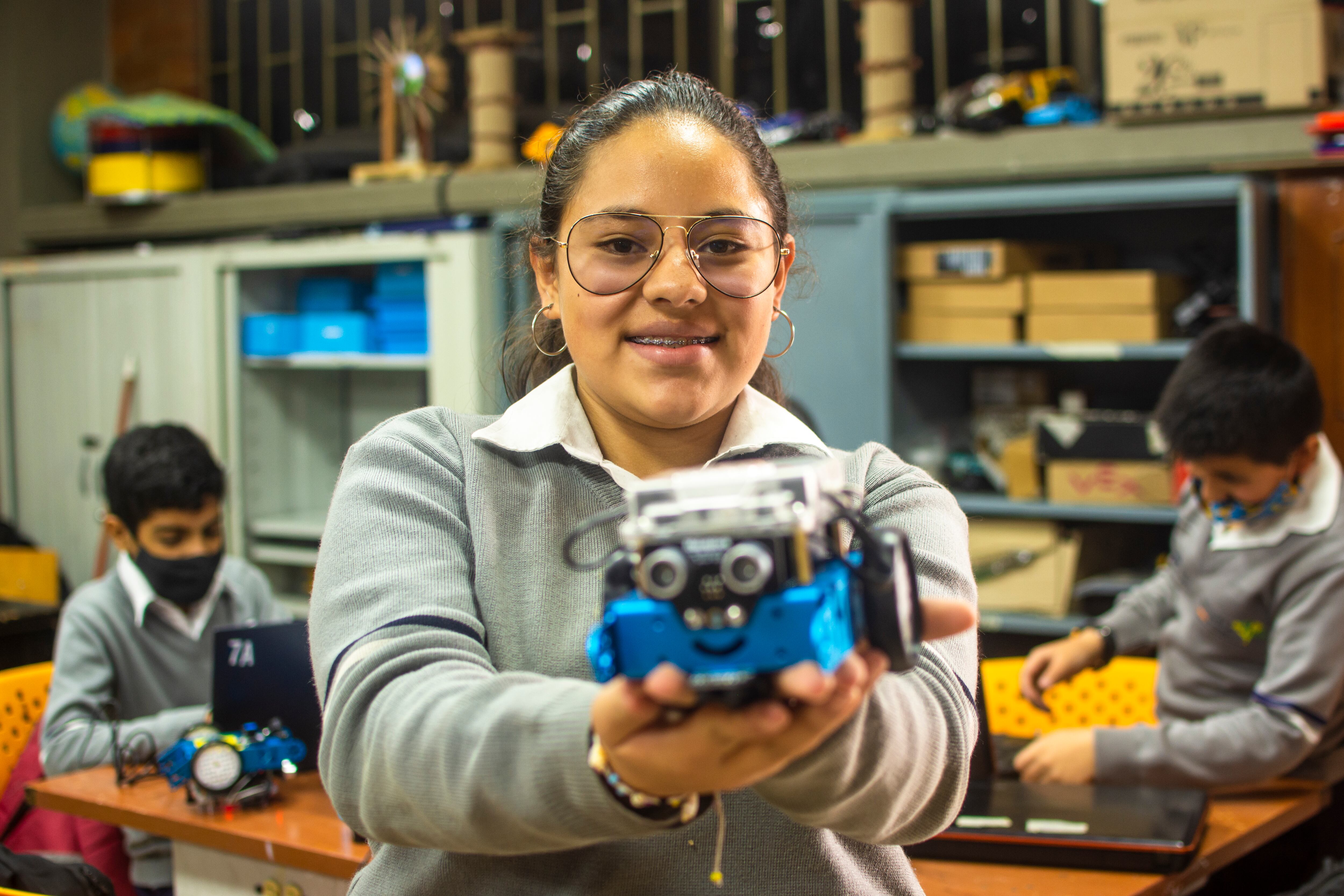 El internet de Claro para el programa de robótica, hoy es de libre acceso par toda la Institución.