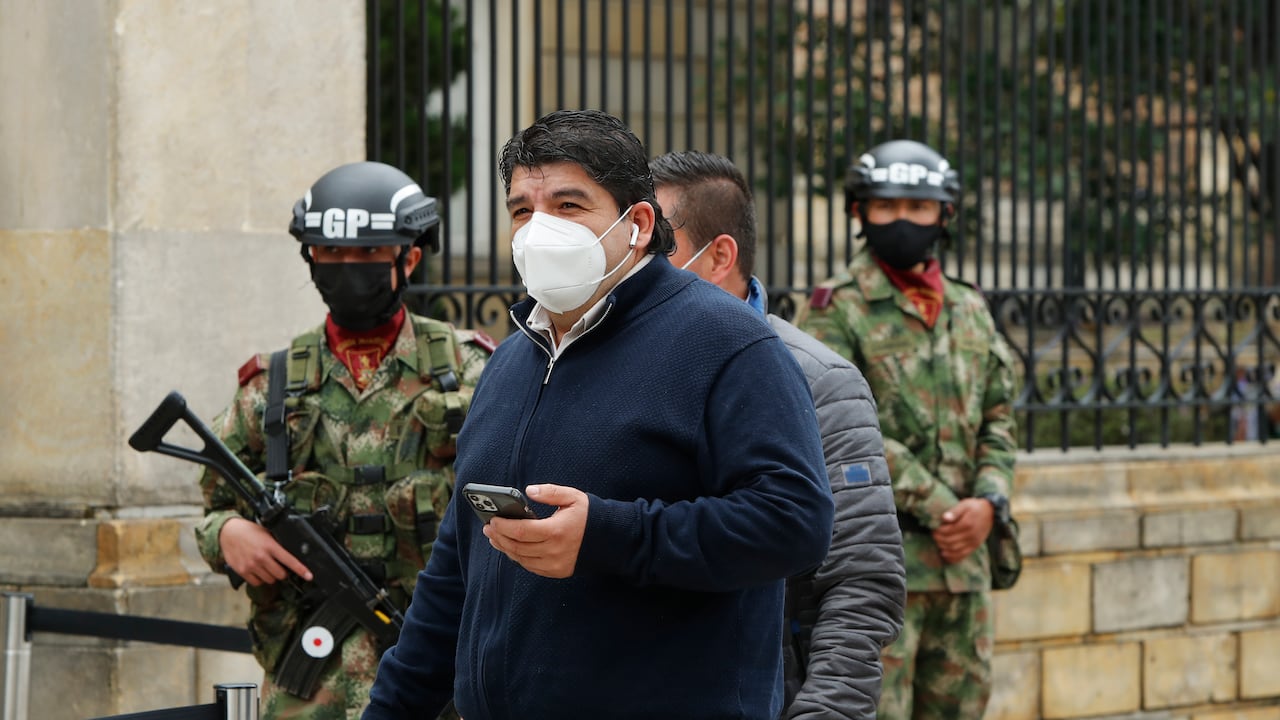 Nelson Alarcón, presidente de Fecode
Declaraciones después de la reunión entre el gobierno y los líderes del Paro, en la Casa de Nariño
Bogotá, mayo 10 del 2021
Foto Guillermo Torres Reina / Semana