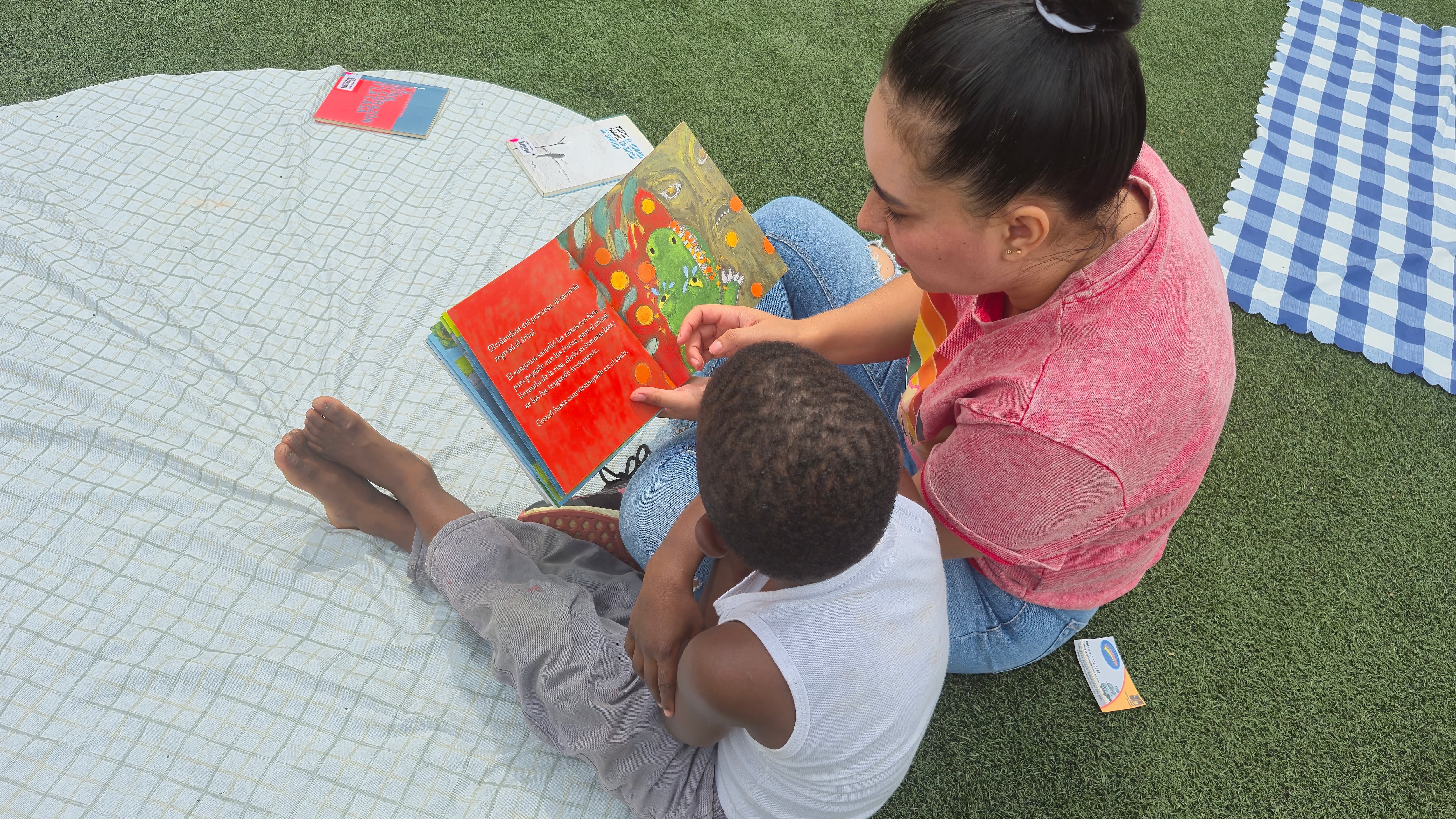 Biblioteca Jorge Garcés Borrero en Cali se adaptó a las necesidades de los afectados por el terremoto y empezó a llevar el arte y la lectura a las calles.