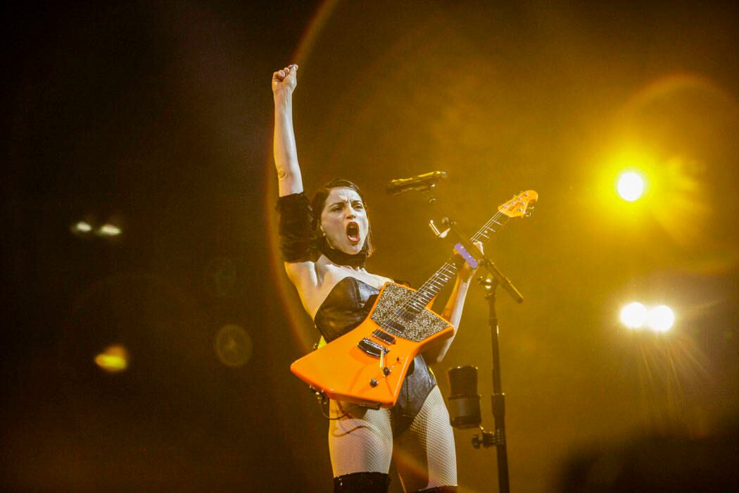 En el FEP 2019, St. Vincent dejó un derroche de talento. Bibiana Rojas de Marta Rivera estuvo ahí para presenciarlo. Foto Mauricio Flórez.