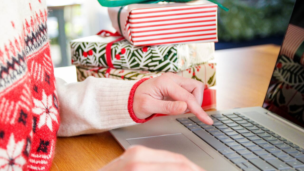 Estas son algunas de las formas en las que puede ser estafado en navidad y fin de año.