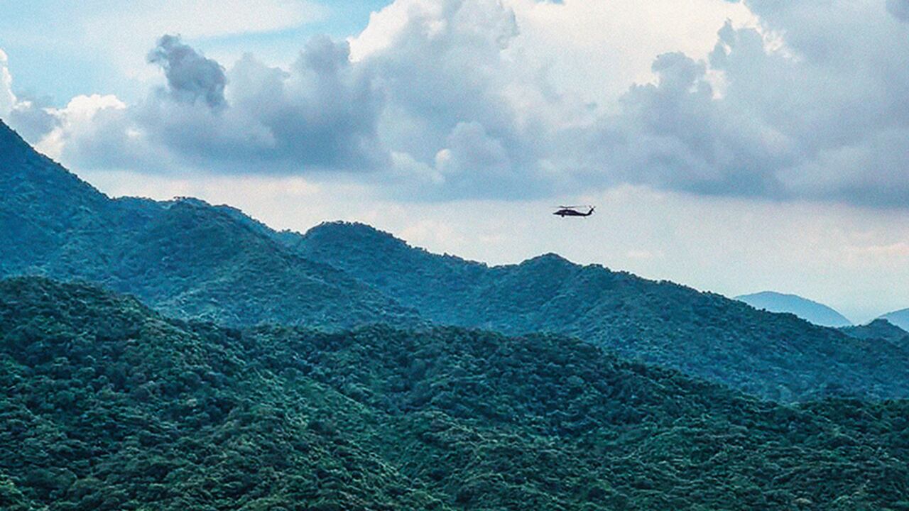 La aeronave transportaba a ocho pasajeros.