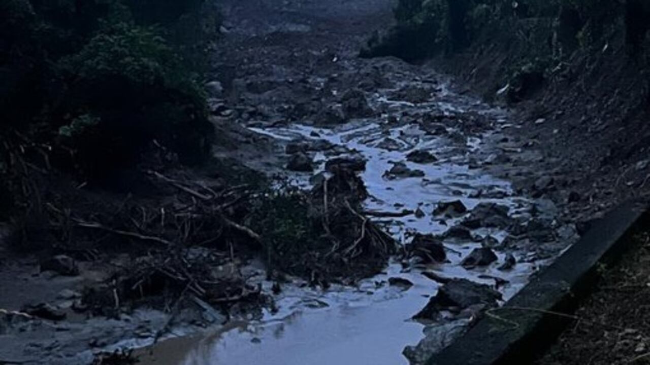 Deslizamiento de tierra ocasionó el represamiento del río San Juan en Antioquia