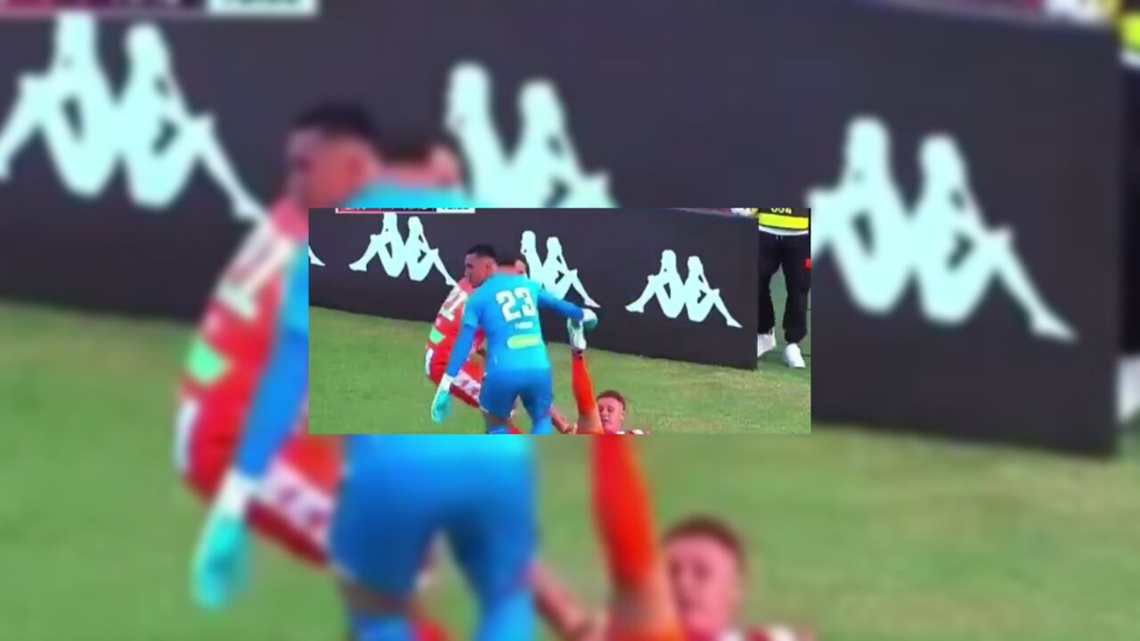 Joan Felipe Parra Marín, Édinson López y Kevin Tamayo, jugadores de Envigado, en el partido ante América de Cali