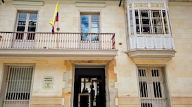 Decenas de contratistas del Estado están esperando que les paguen los salarios correspondientes a diciembre de 2024.
