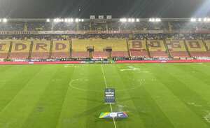 Santa Fe vs. Cali fue afectado por una torrencial lluvia en Bogotá.