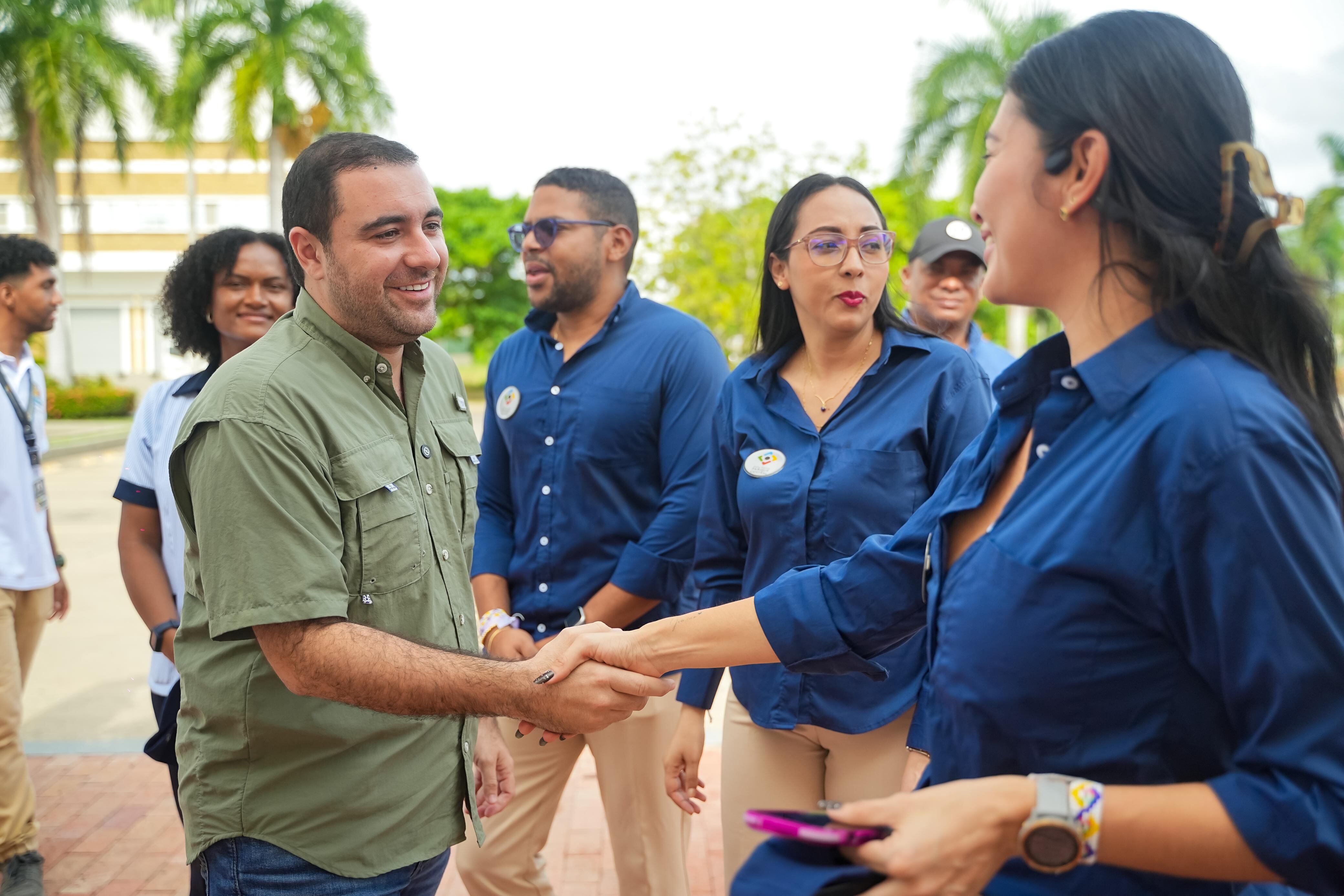 Gobernador de Bolívar, Yamil Arana, en la inauguración.